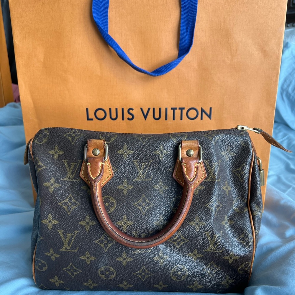 Authentic Louis Vuitton Speedy 25 handbag